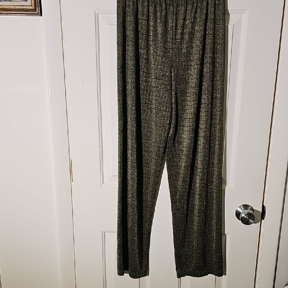 Chico's Green Wide Leg Pants with Elastic Waist. Size 1- MEDUIM 8. easy Slip On. - Picture 1 of 8